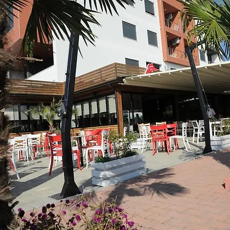 Fish Land فندق دراس
